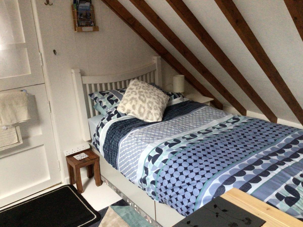Cozy Camborne Studio Retreat With Two Single Beds Kültér fotó